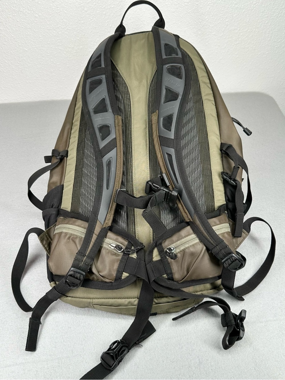 Columbia Silver Ridge 30L Backpack - Picture 3 of 9
